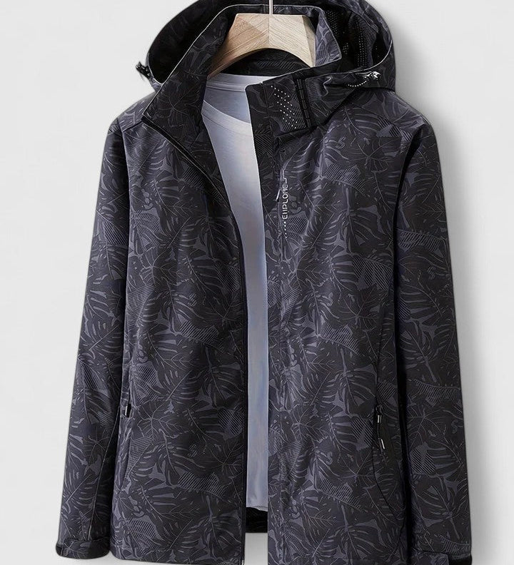 Tjaša – Elegantna vetrovka z botaničnim vzorcem